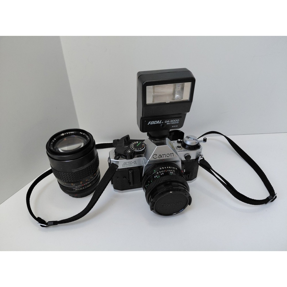 Canon AE-1 35mm SLR Film Camera + Lens 50mm + 55mm + Focal DA-2000 Flash + Strap